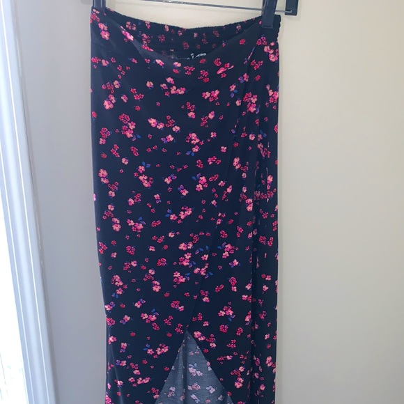 Express Black Floral Wrap Flowy Maxi Skirt XS - Picture 6 of 7